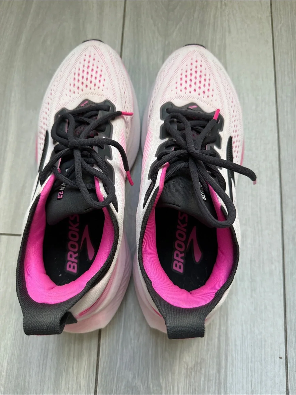 Brooks Glycerin 23 White - Phantom - Cyber Pink, Size 10